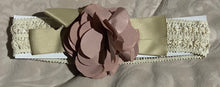 Load image into Gallery viewer, Baby Girl’s Flower Headband
