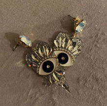 Load image into Gallery viewer, Heart Shape Eye Drop Earrings
